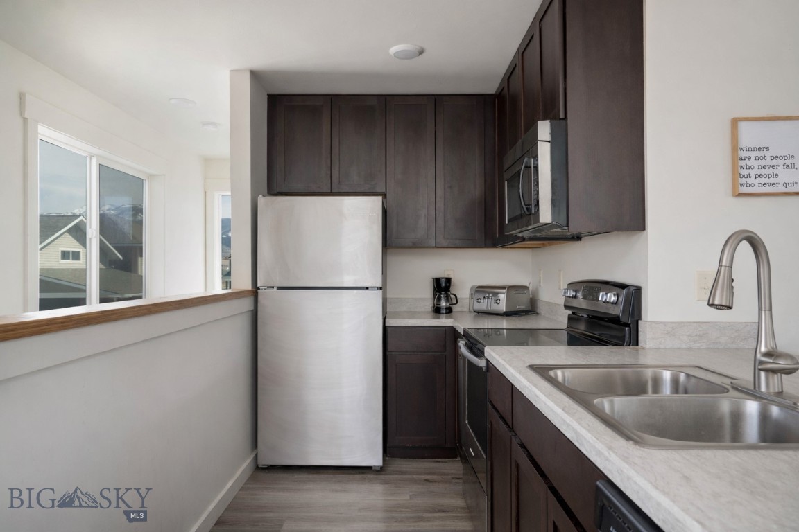 3376 Fen Way Property Photo 19