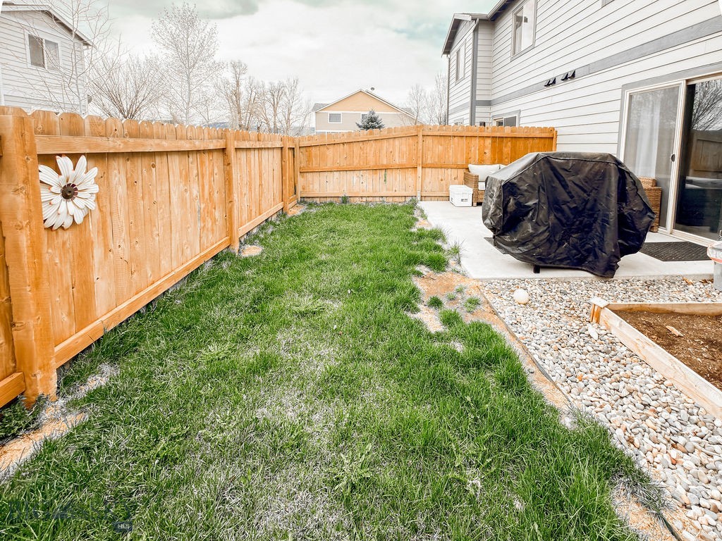 23 Prairie Grass B Property Photo 22