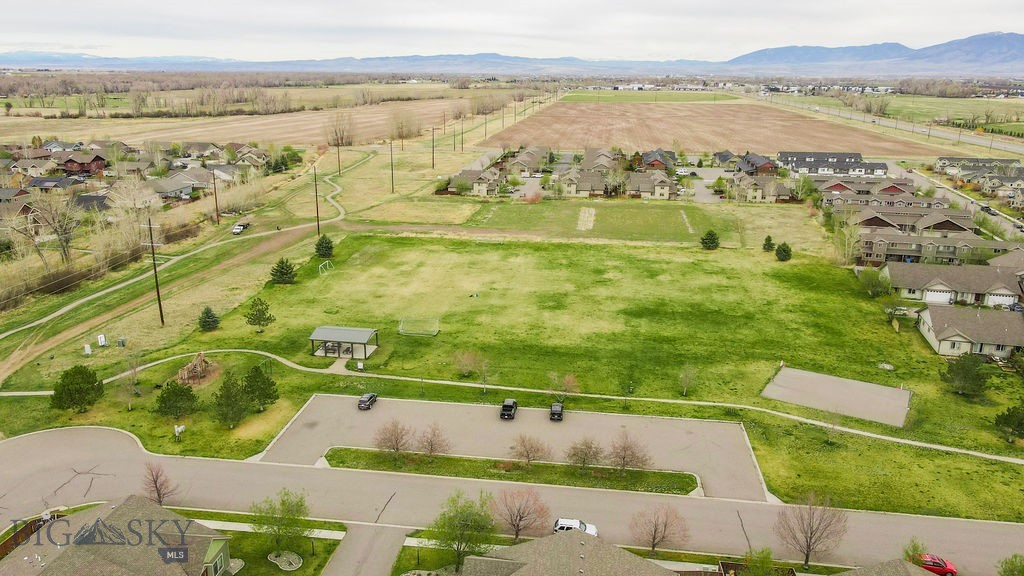 23 Prairie Grass B Property Photo 24