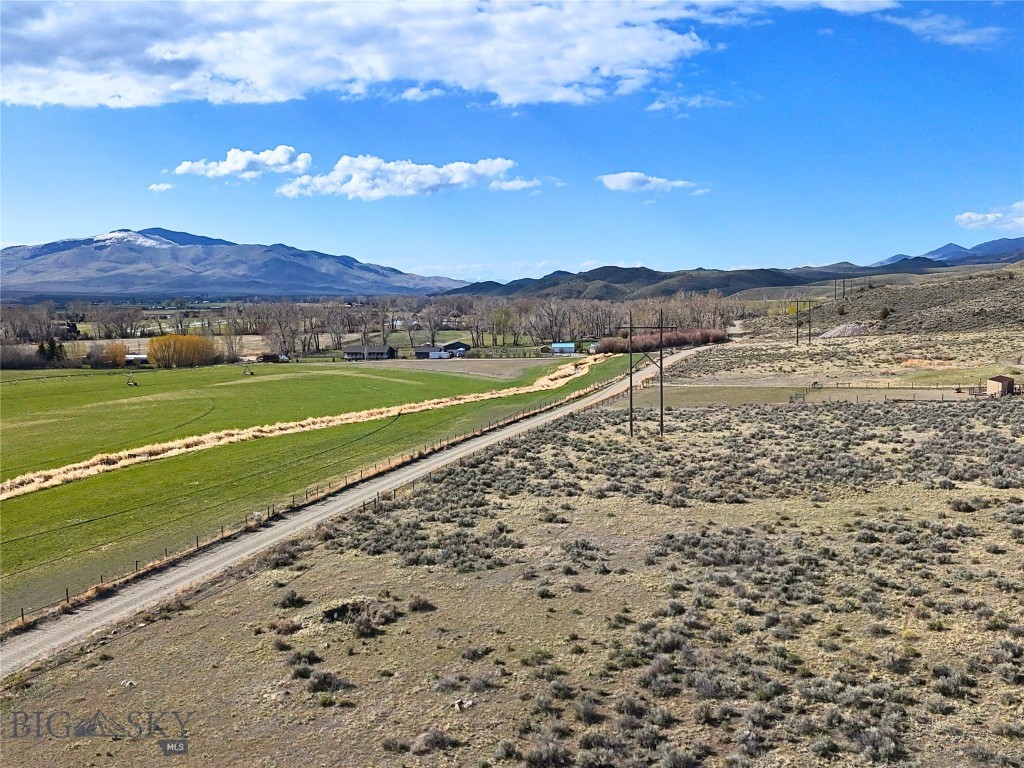 3021 Big Horn Road Property Photo 2