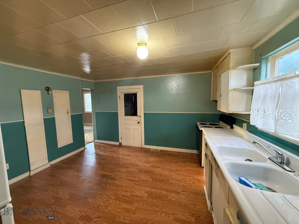 3320 Busch Property Photo 8
