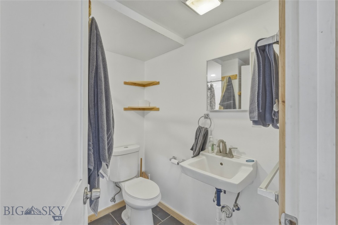 407 S 10th Avenue Property Photo 14