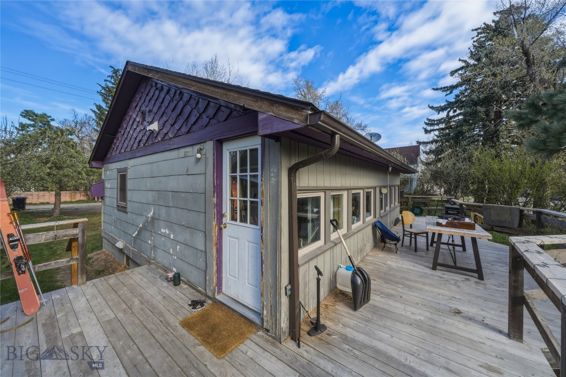 407 S 10th Avenue Property Photo 43