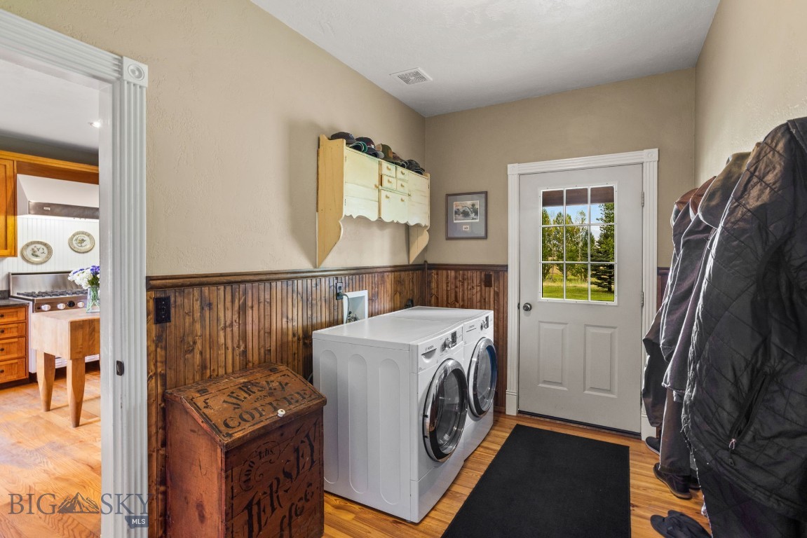 1921 E River Road Property Photo 45