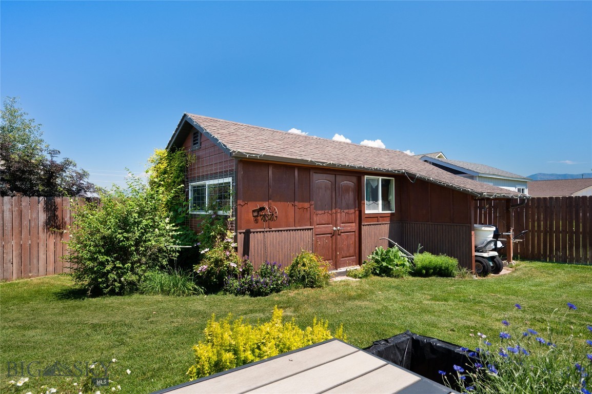 1706 Drummond Property Photo 24