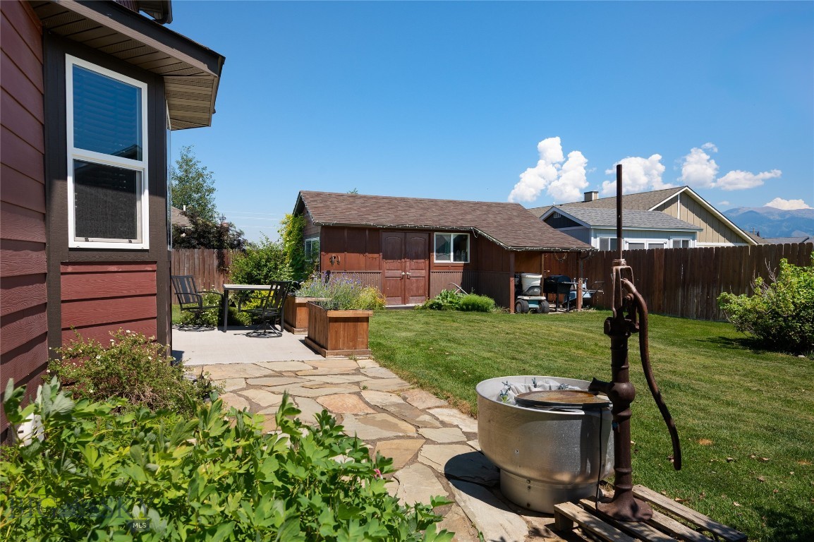 1706 Drummond Property Photo 26