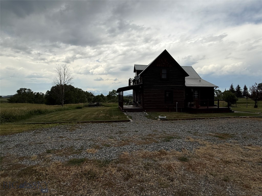 185 Howie Property Photo 5