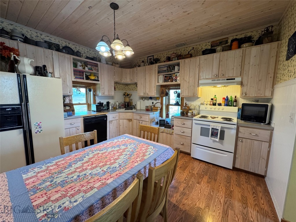 185 Howie Property Photo 22