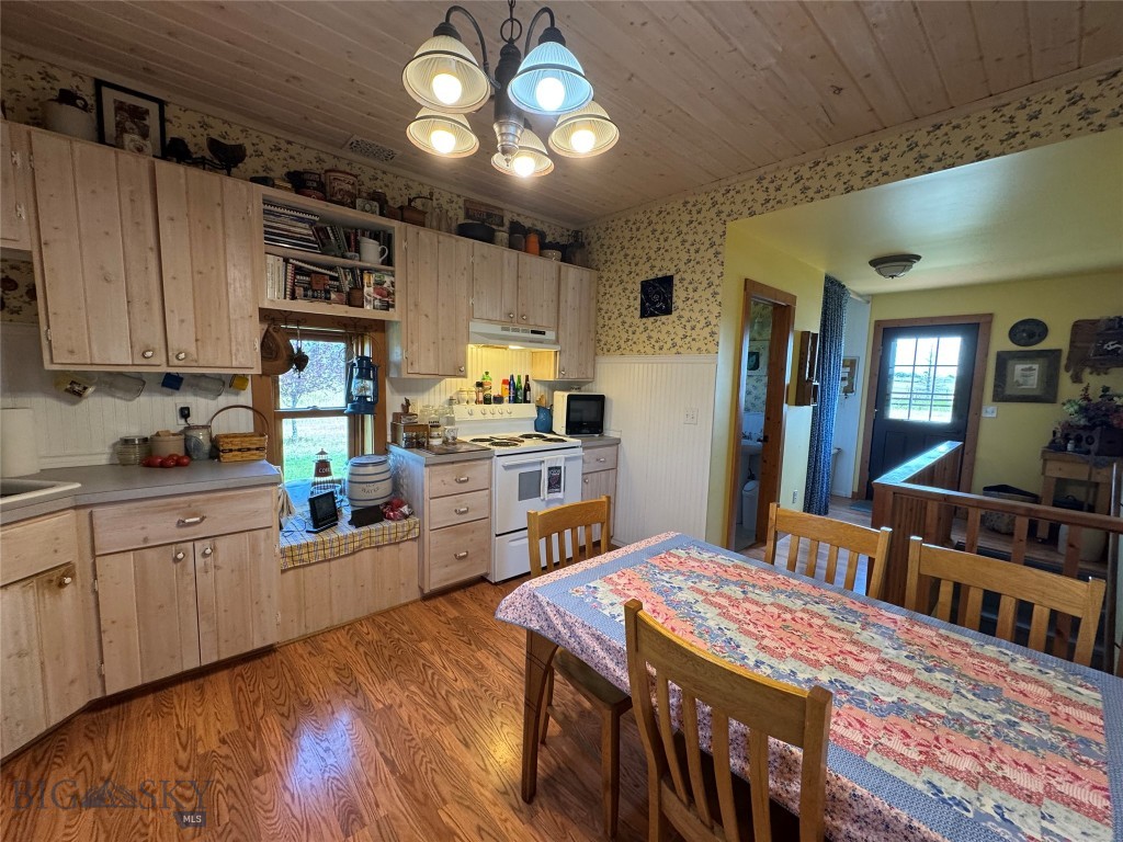185 Howie Property Photo 23