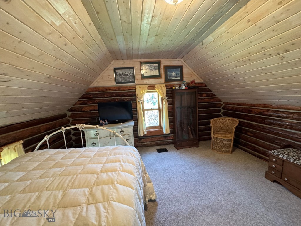 185 Howie Property Photo 35