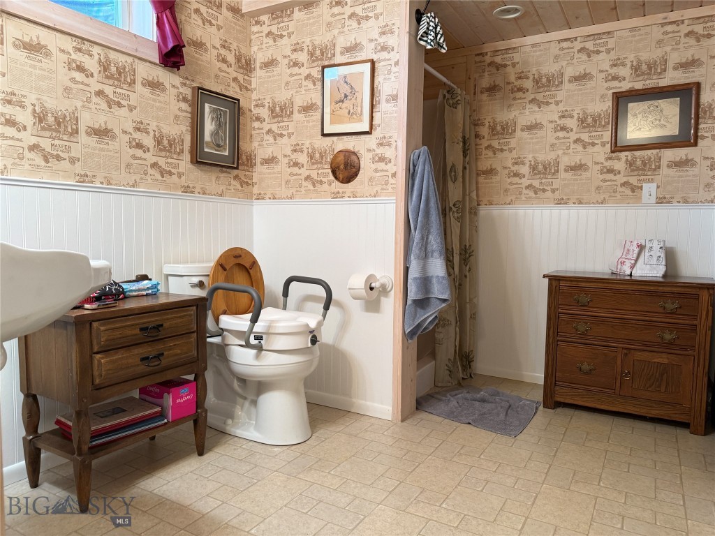 185 Howie Property Photo 40