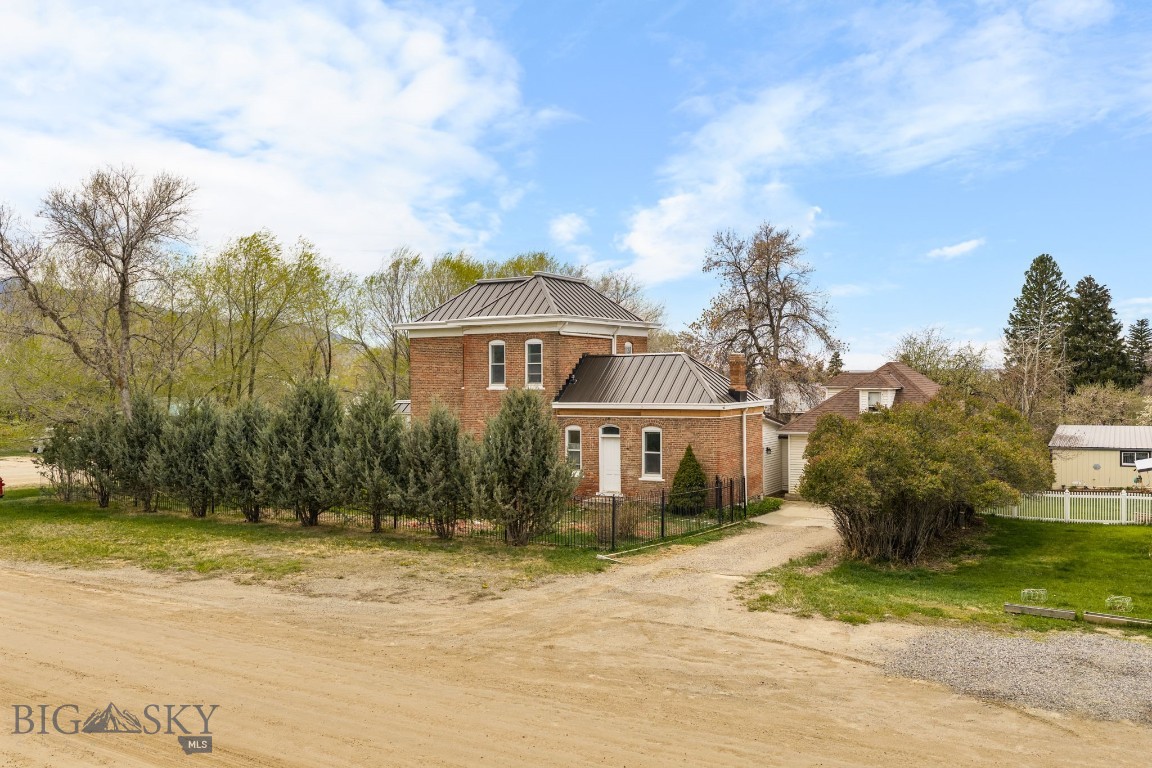 113 E Poppleton Street Property Photo 14