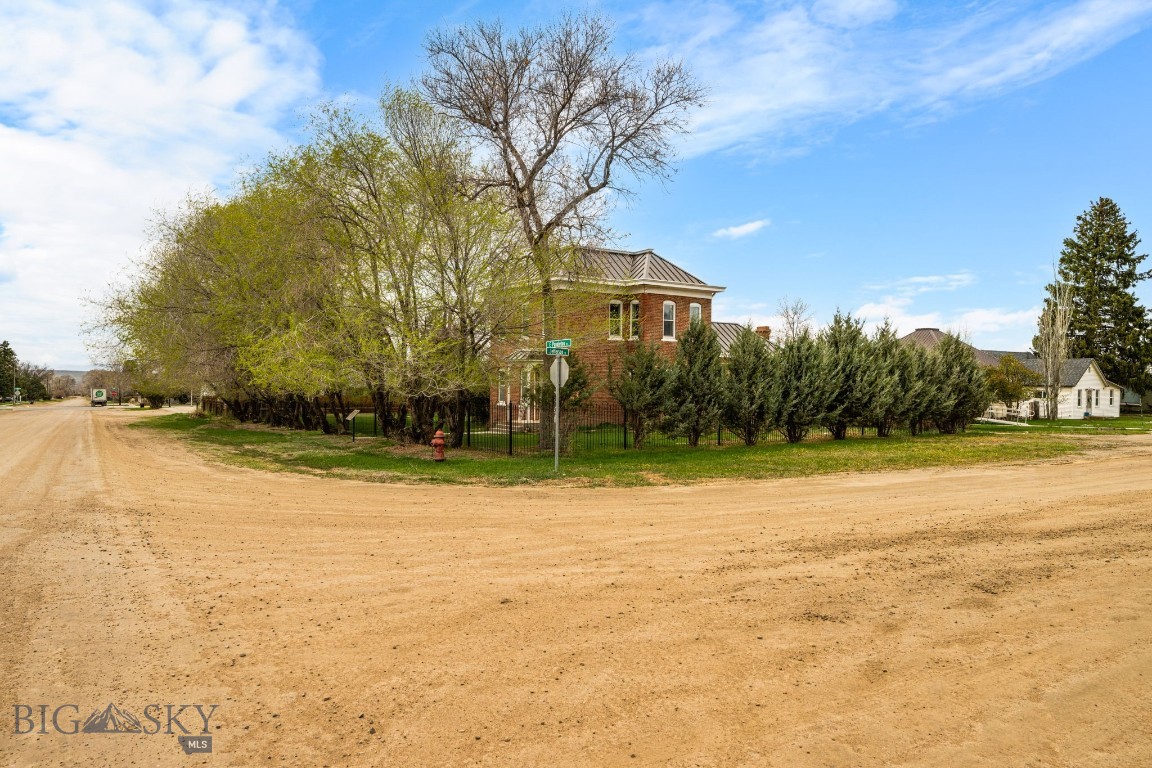 113 E Poppleton Street Property Photo 18