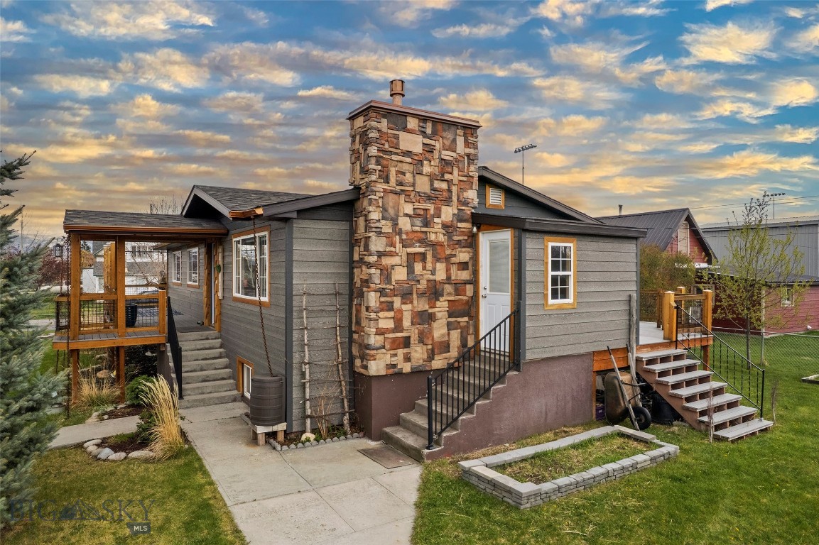 209 4th Street Property Photo 4