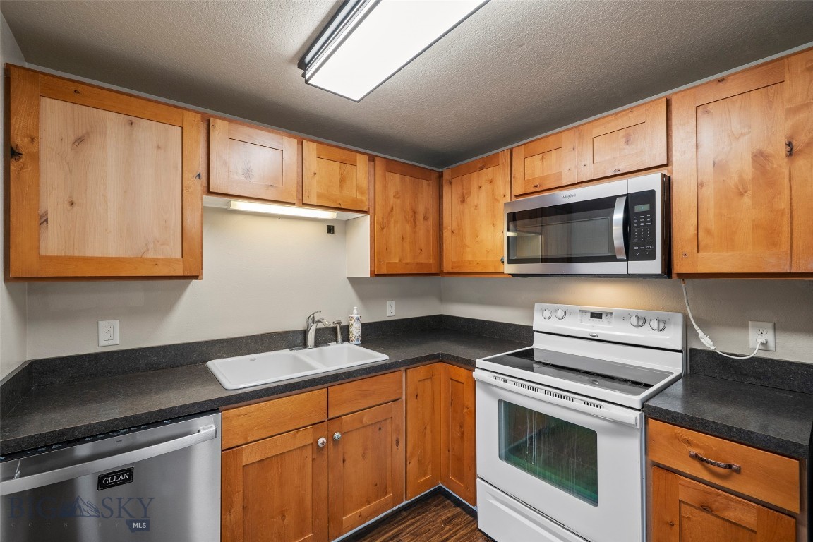 209 4th Street Property Photo 15