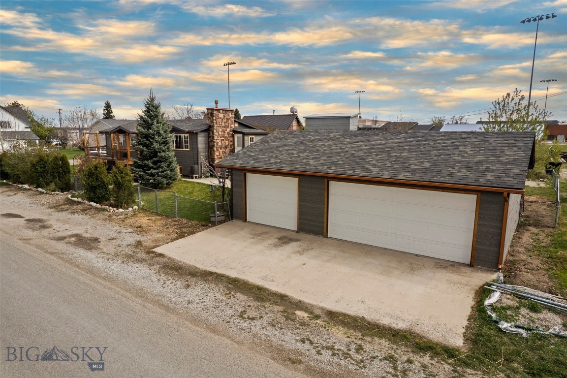 209 4th Street Property Photo 52
