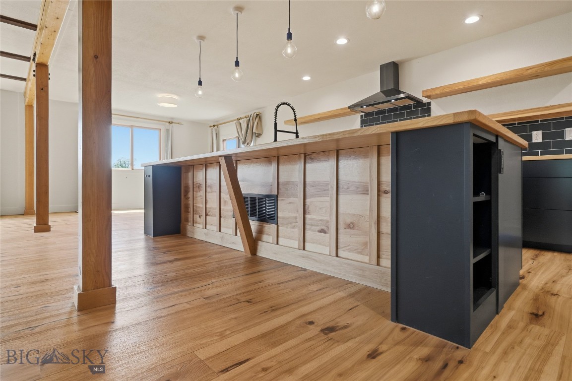 8685 Churchill Property Photo 6