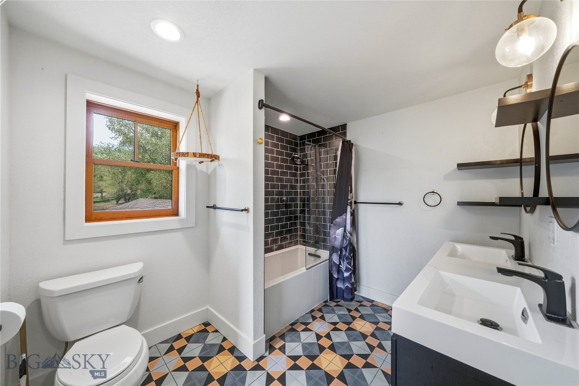 8685 Churchill Property Photo 27