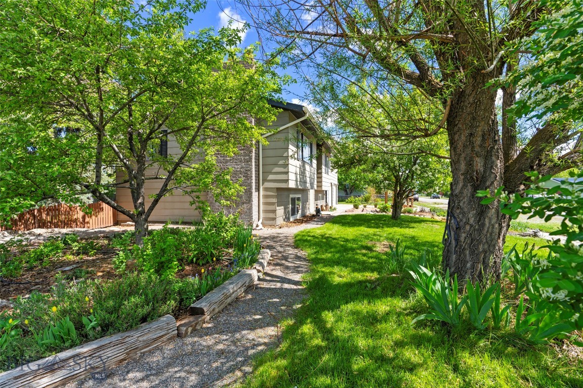 707 Montana Street Property Photo 3