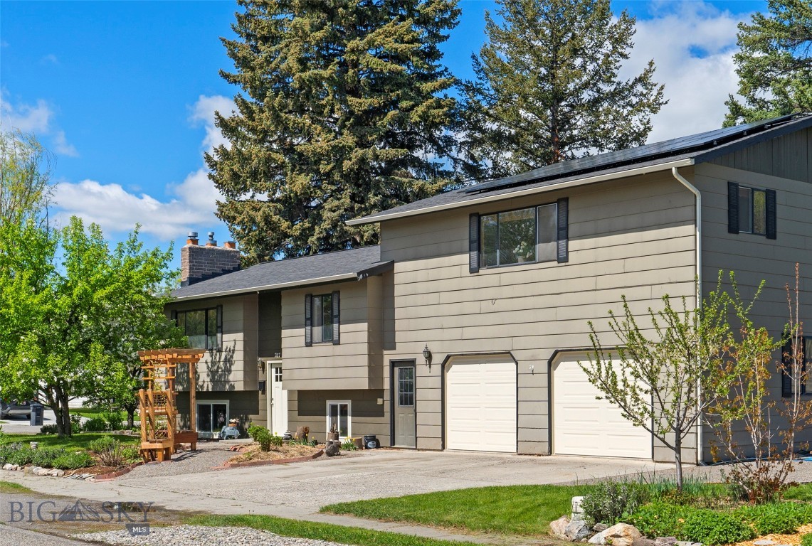 707 Montana Street Property Photo 4