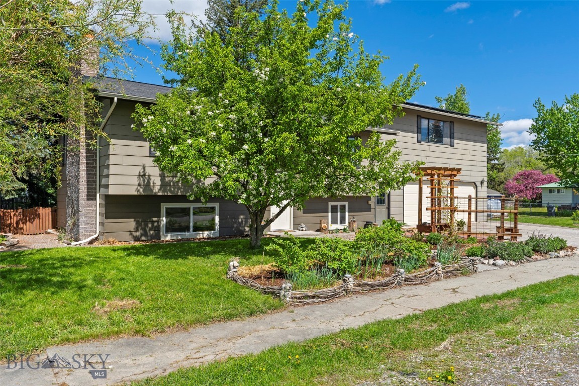 707 Montana Street Property Photo 7