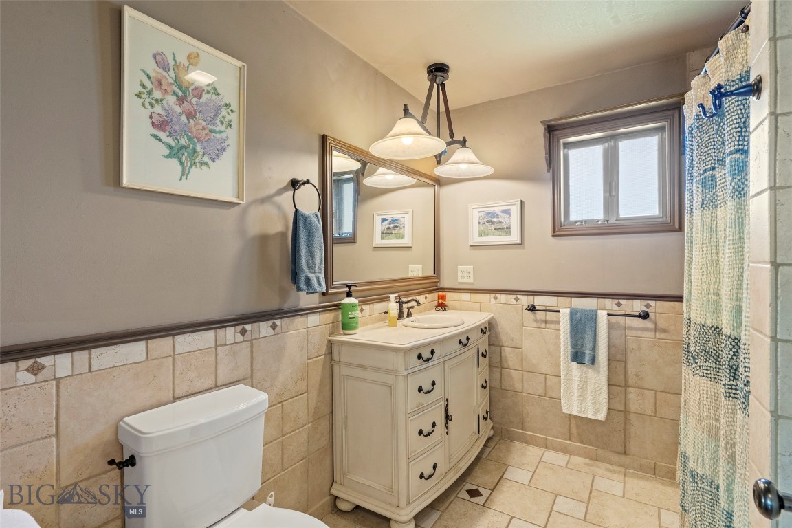 707 Montana Street Property Photo 23