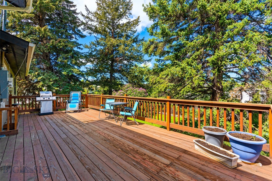 707 Montana Street Property Photo 43