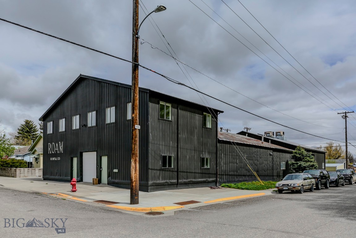 329 S B Street Property Photo 5