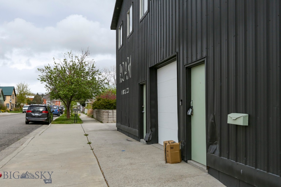 329 S B Street Property Photo 8