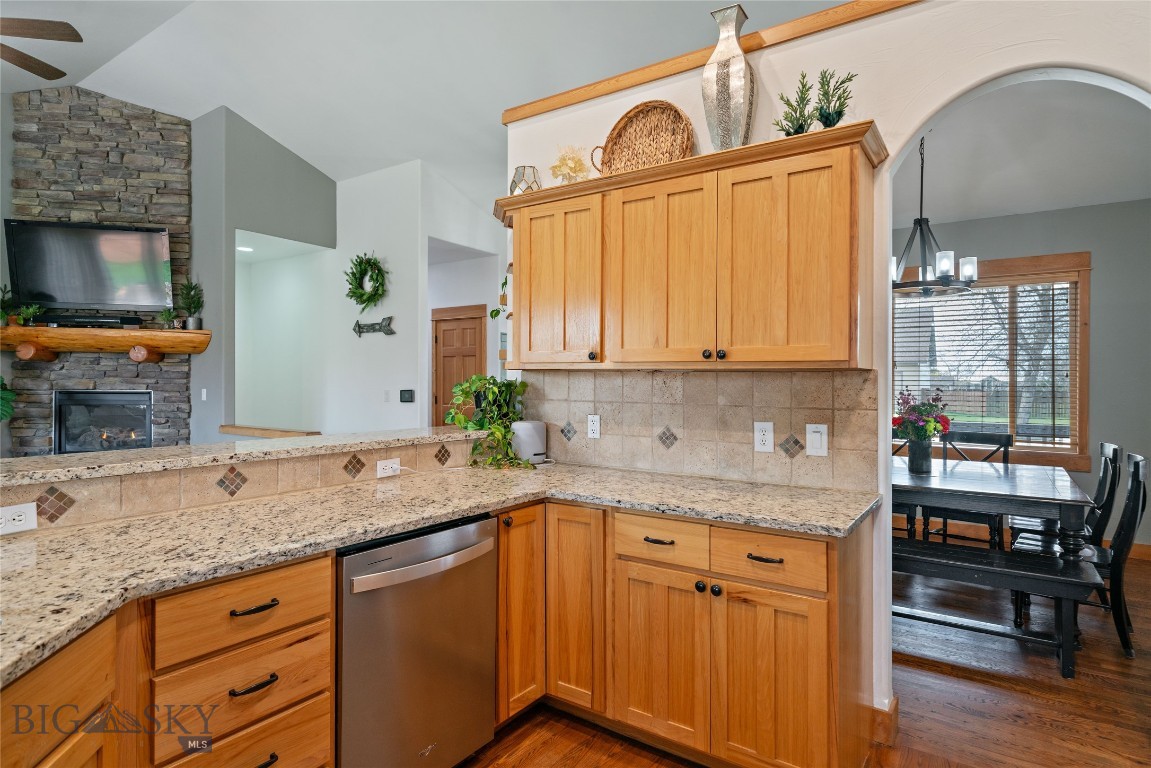 16 Harvester Lane Property Photo 10
