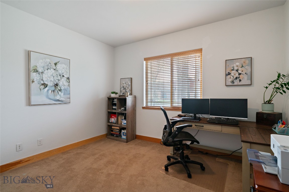 16 Harvester Lane Property Photo 31