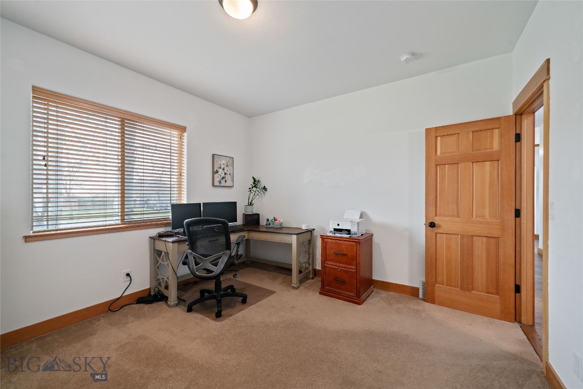 16 Harvester Lane Property Photo 32