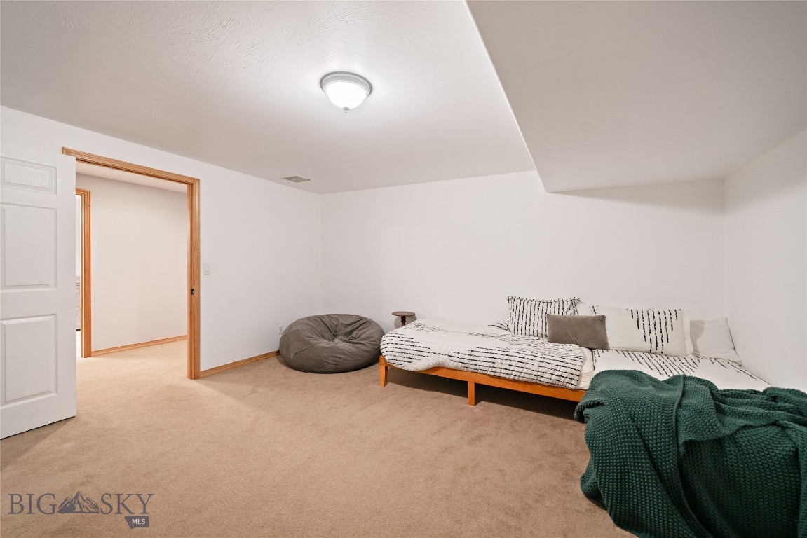 16 Harvester Lane Property Photo 37