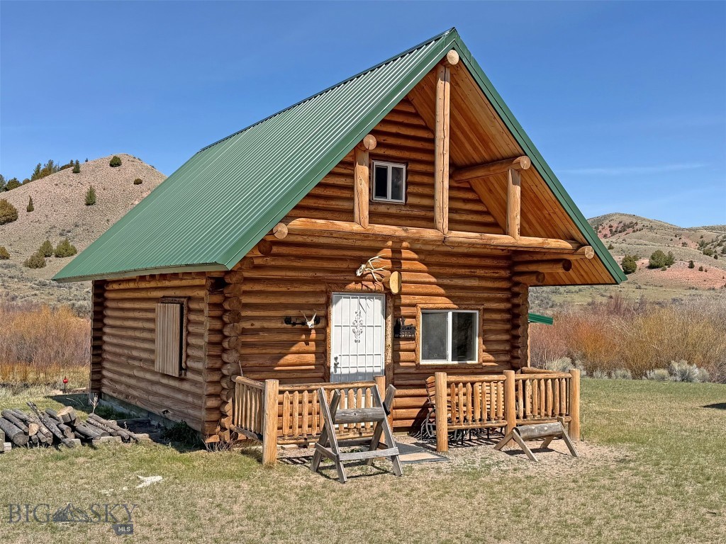 6275 Lower Grasshopper Road Property Photo 1