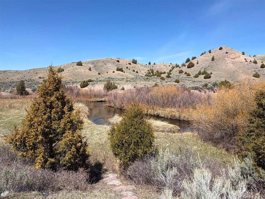 6275 Lower Grasshopper Road Property Photo 10