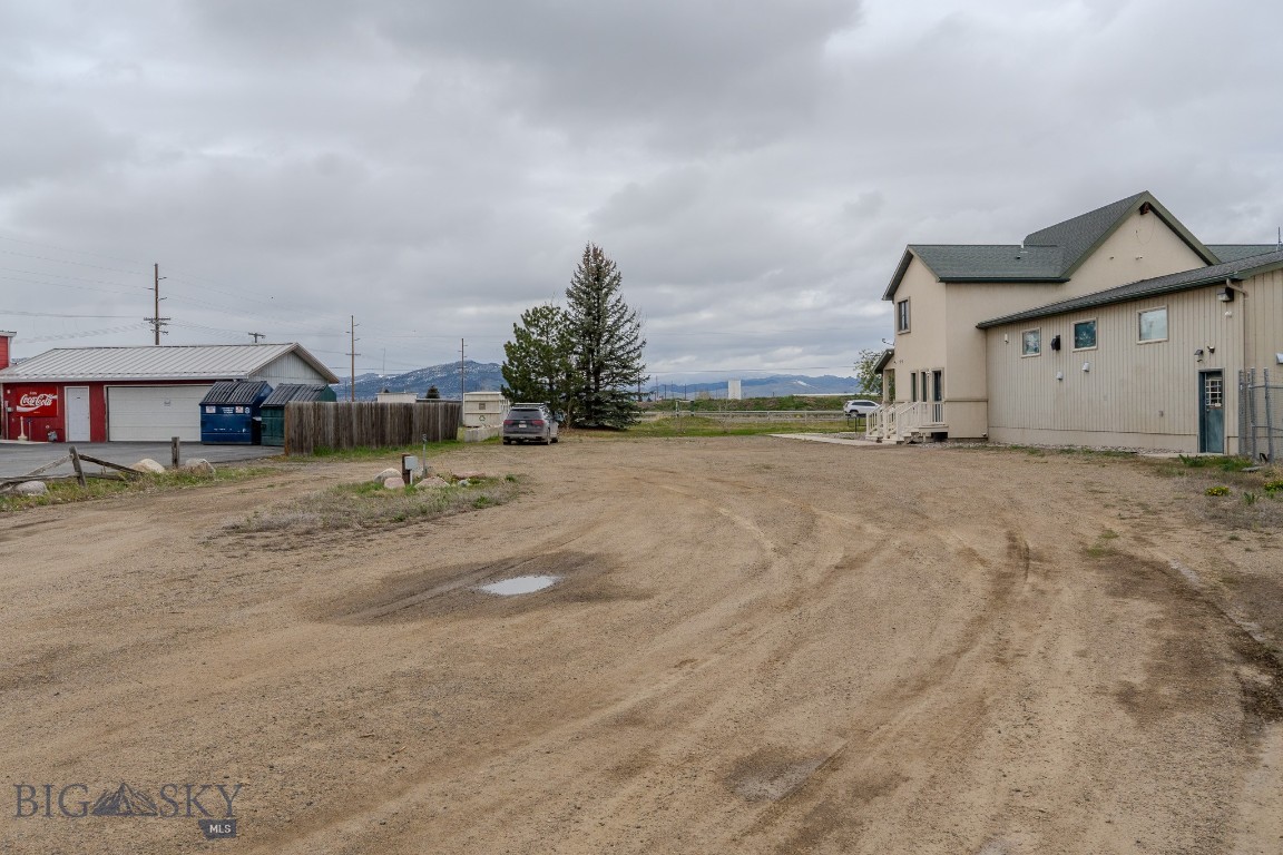 3012 L Drive Property Photo 10