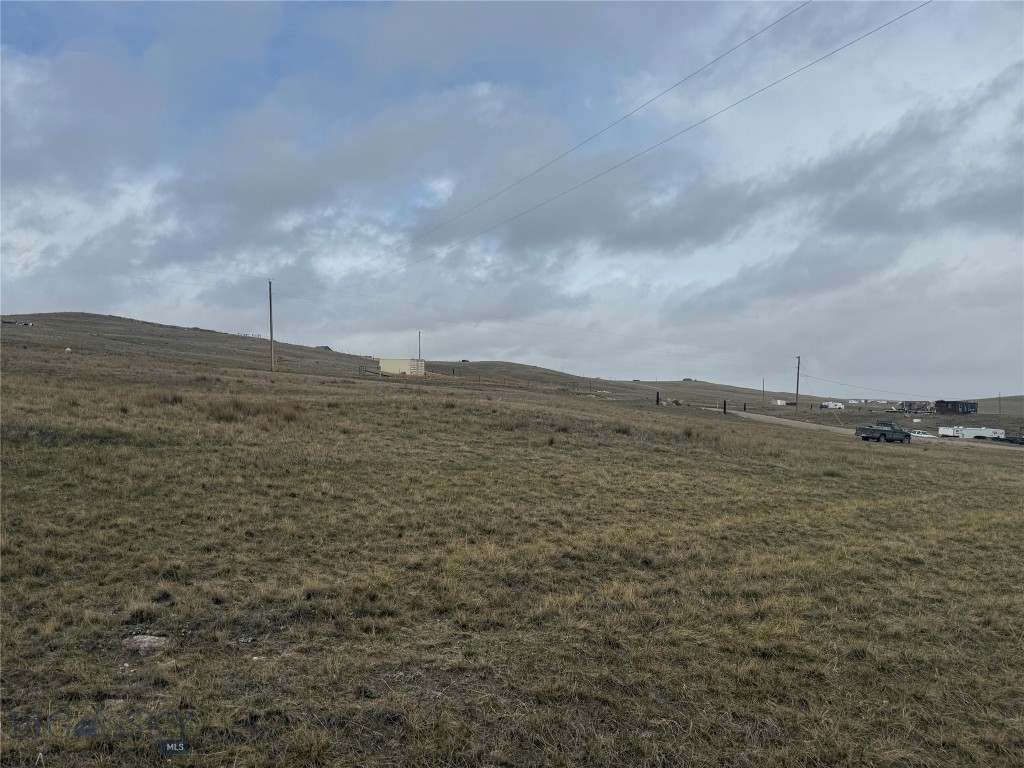 2273 E Pishkun Lane Property Photo 3