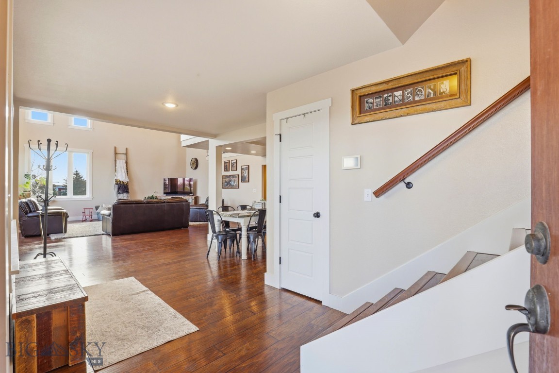 646 Hulbert Road W Property Photo 6