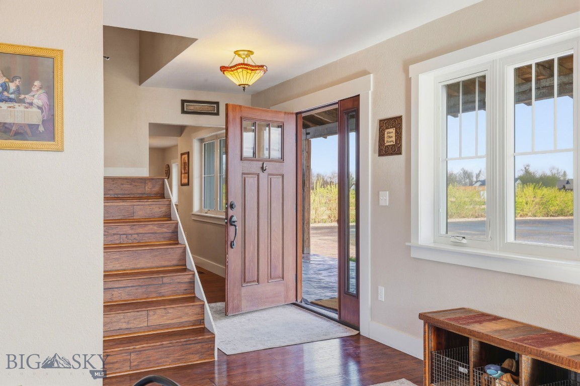 646 Hulbert Road W Property Photo 7
