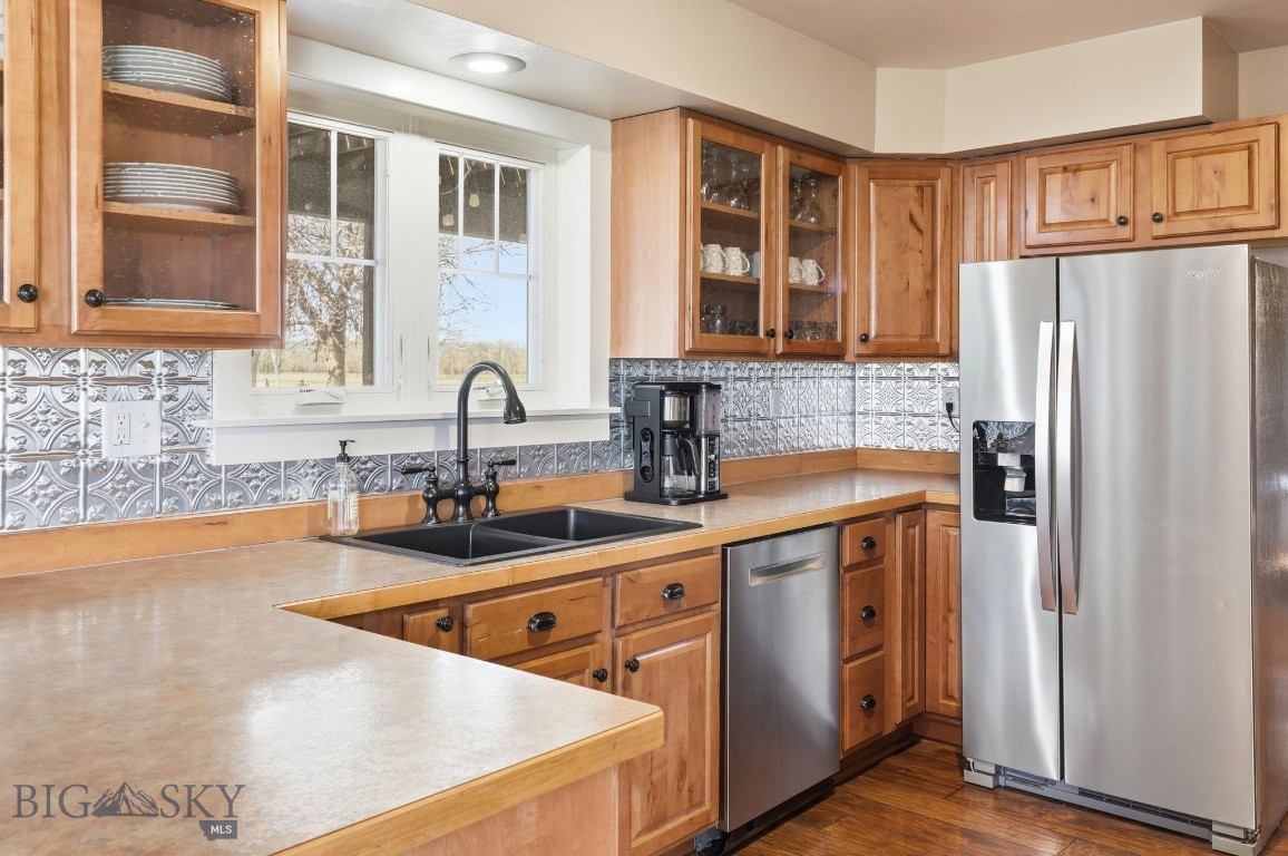 646 Hulbert Road W Property Photo 14
