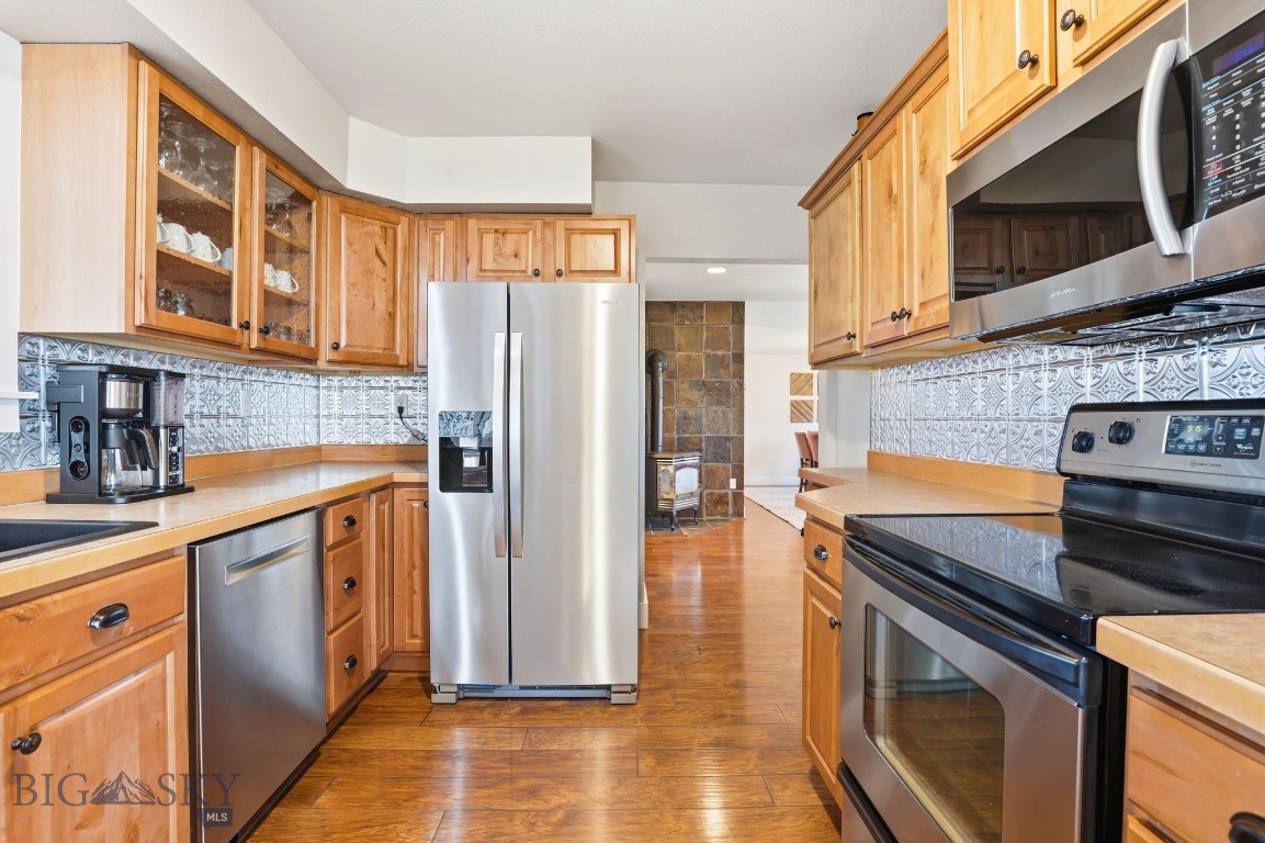 646 Hulbert Road W Property Photo 16