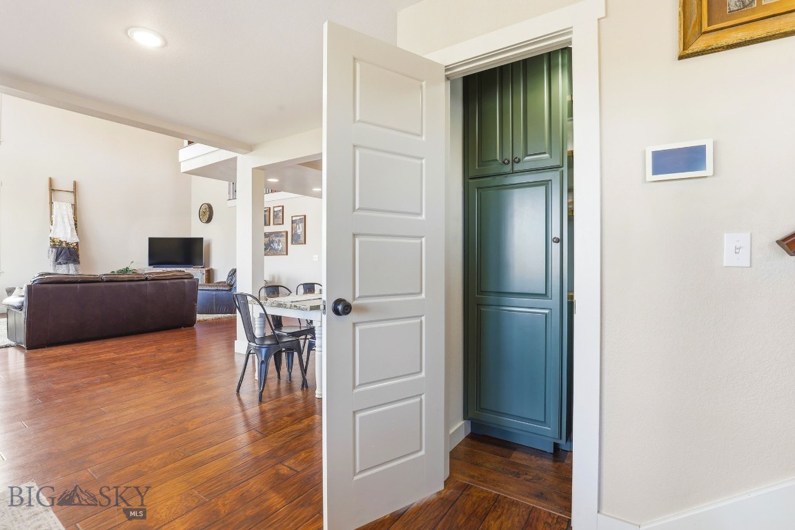 646 Hulbert Road W Property Photo 18