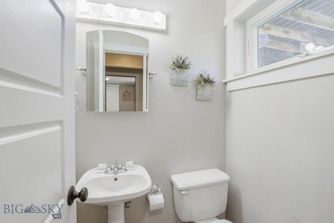 646 Hulbert Road W Property Photo 23