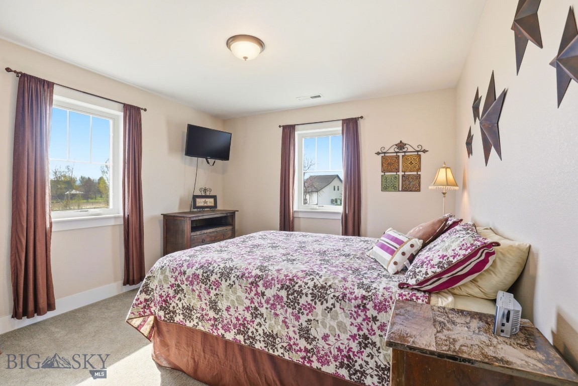 646 Hulbert Road W Property Photo 48