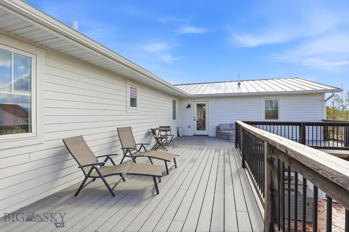 646 Hulbert Road W Property Photo 52