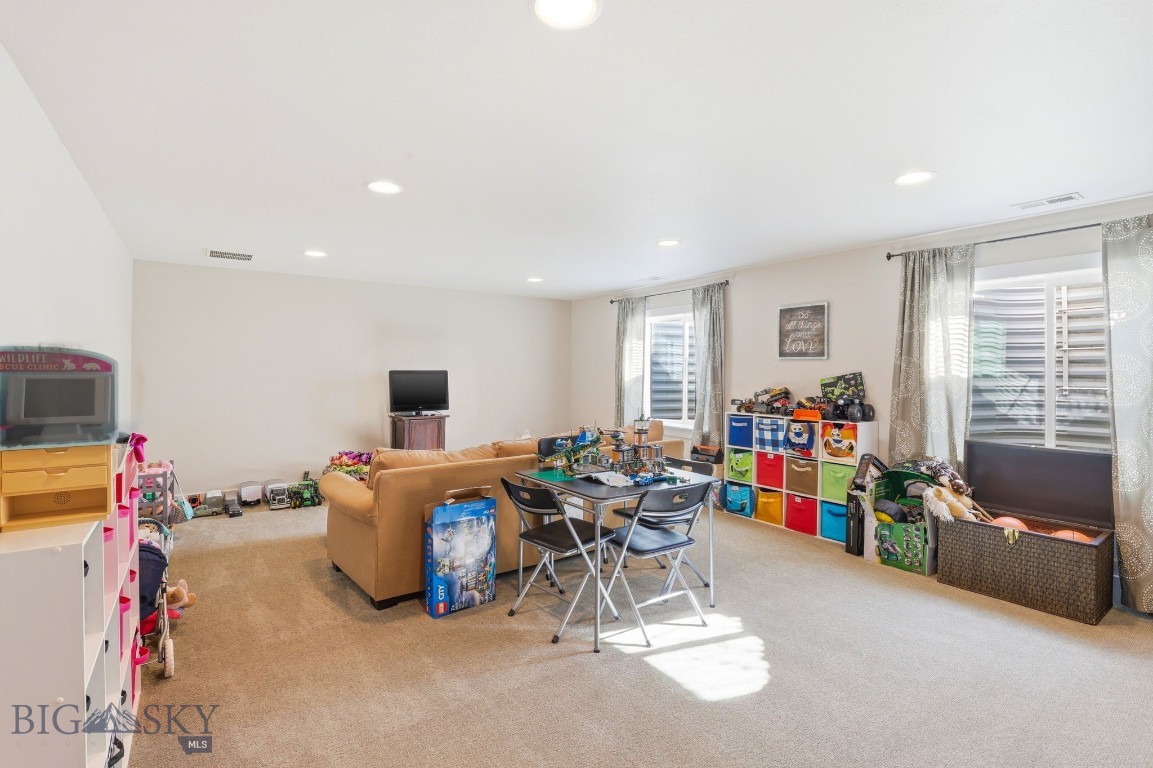 646 Hulbert Road W Property Photo 55