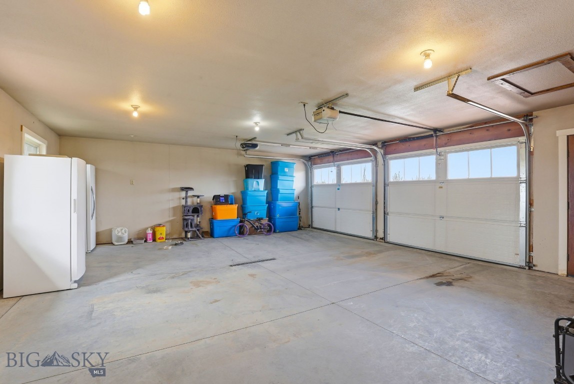 646 Hulbert Road W Property Photo 60