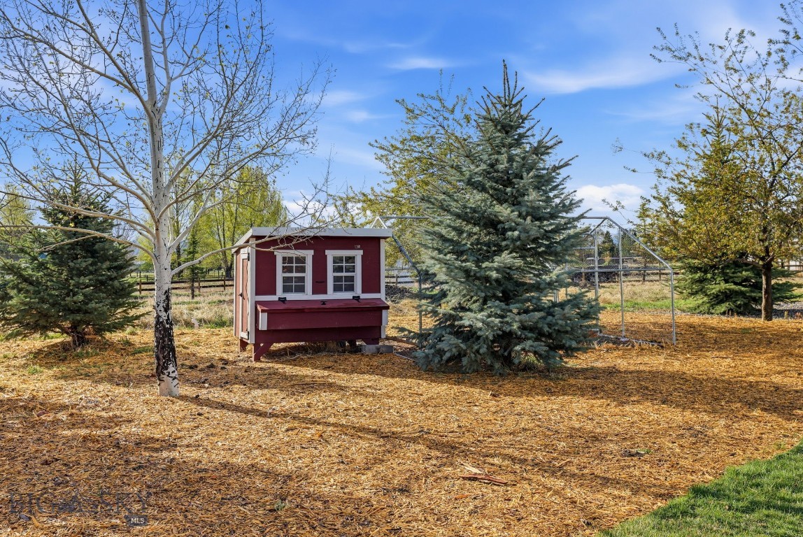 646 Hulbert Road W Property Photo 64
