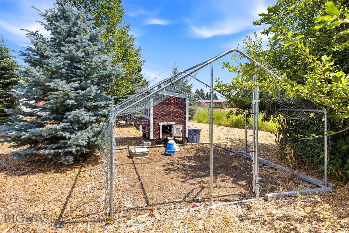 646 Hulbert Road W Property Photo 65