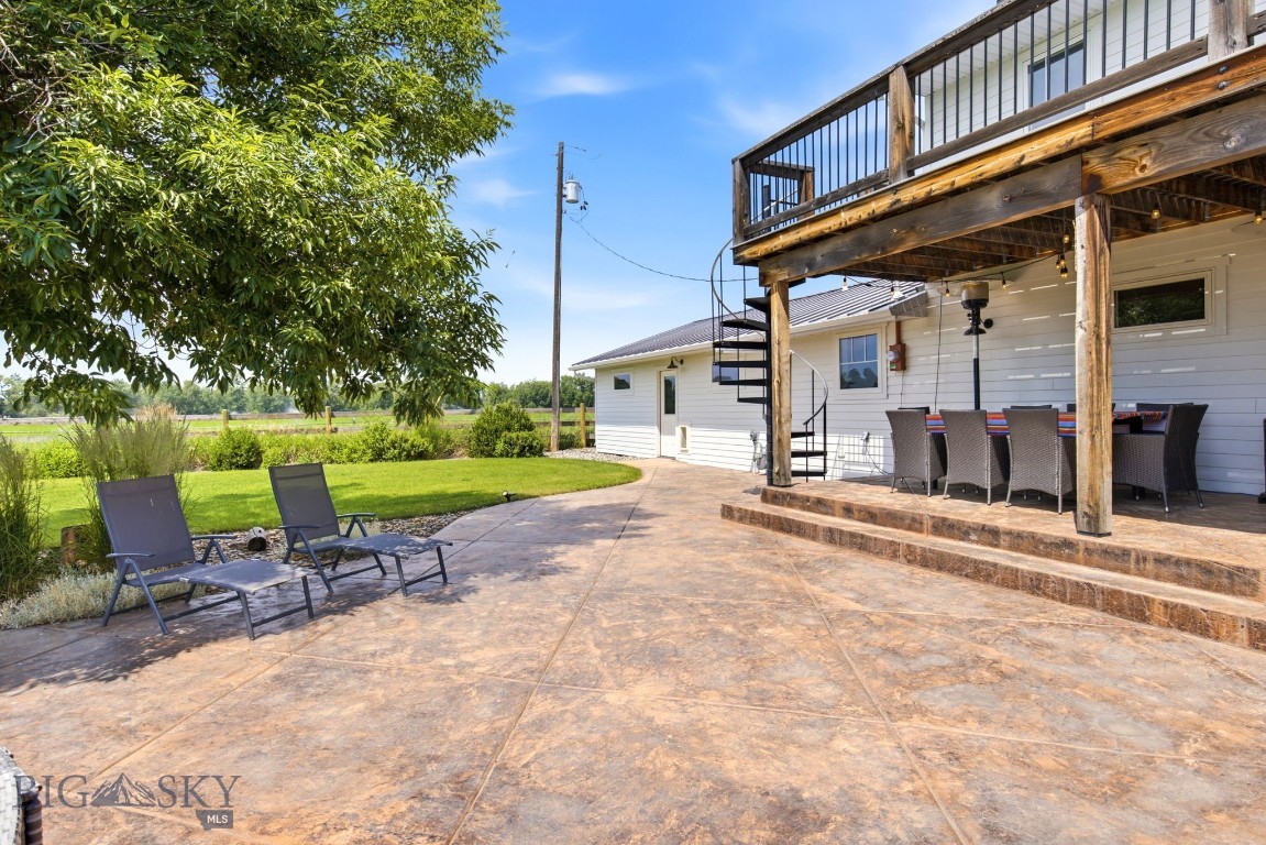646 Hulbert Road W Property Photo 69